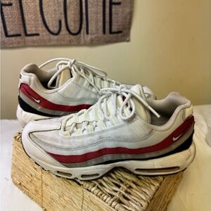 Nike Air Max 95‎ White Red Black Women’s Size 8 Running Sneakers DQ3430-001